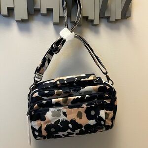 Lug Scoop Crossbody in Floral Multi